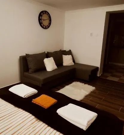 Homestay Meggyfa Vendeghaz Hajduszoboszlo