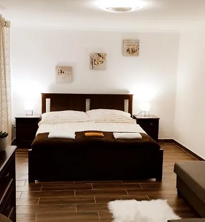 Homestay Meggyfa Vendeghaz Hajduszoboszlo